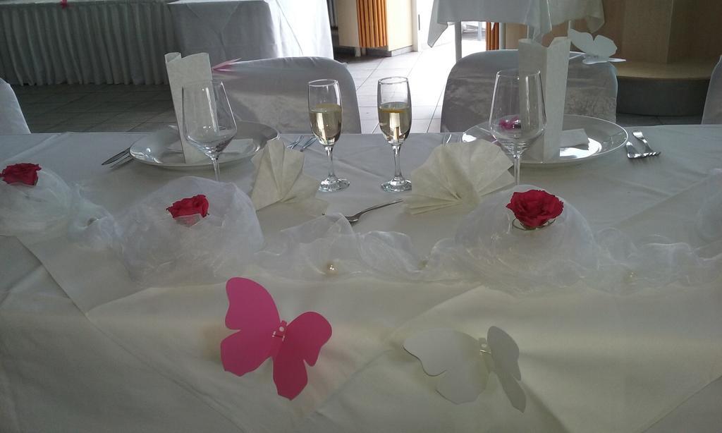 Hotel Rozvoj Klatovy Εξωτερικό φωτογραφία