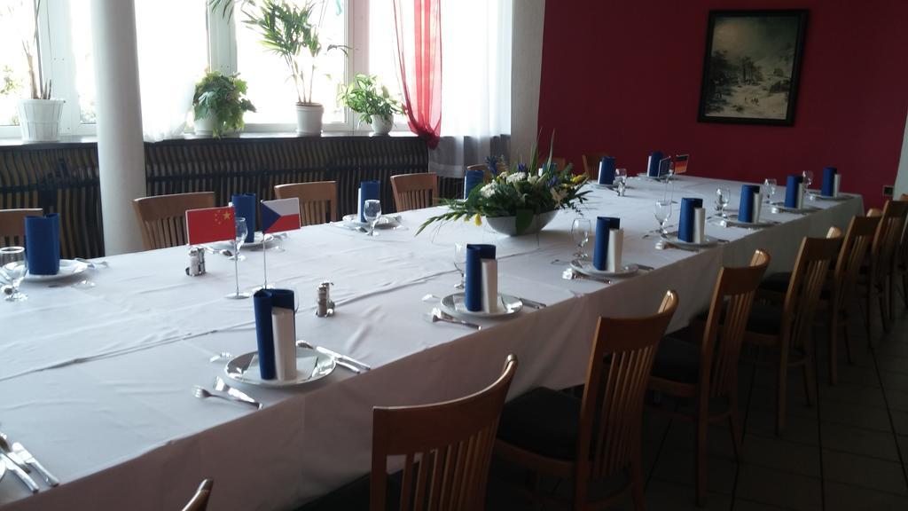 Hotel Rozvoj Klatovy Εξωτερικό φωτογραφία
