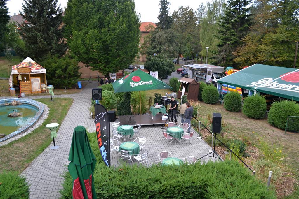 Hotel Rozvoj Klatovy Εξωτερικό φωτογραφία