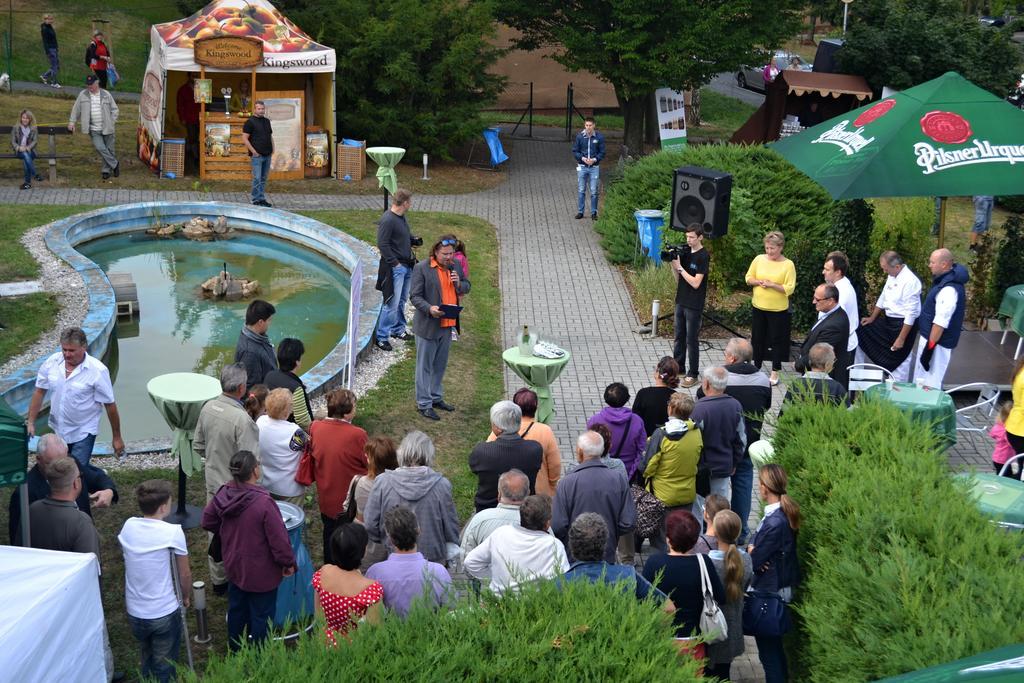 Hotel Rozvoj Klatovy Εξωτερικό φωτογραφία