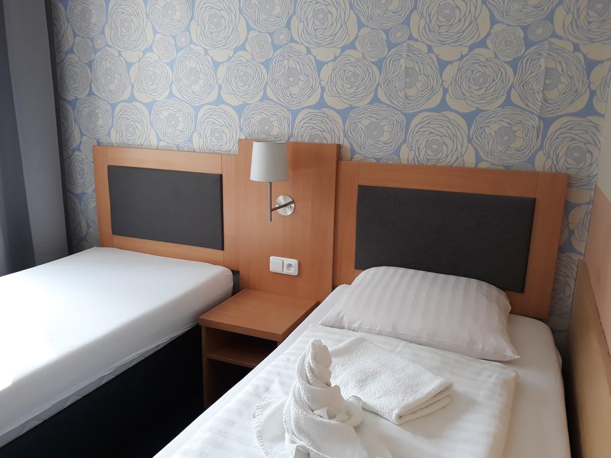 Hotel Rozvoj Klatovy Εξωτερικό φωτογραφία