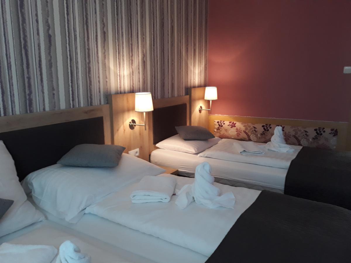 Hotel Rozvoj Klatovy Εξωτερικό φωτογραφία